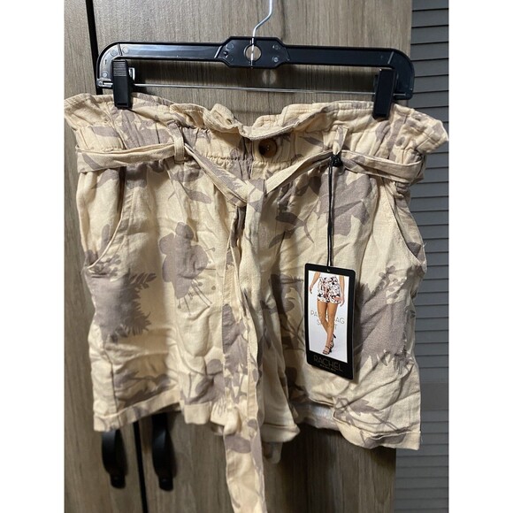 Women Paper bag Floral Shorts With Tie Waist - Picture 3 of 5